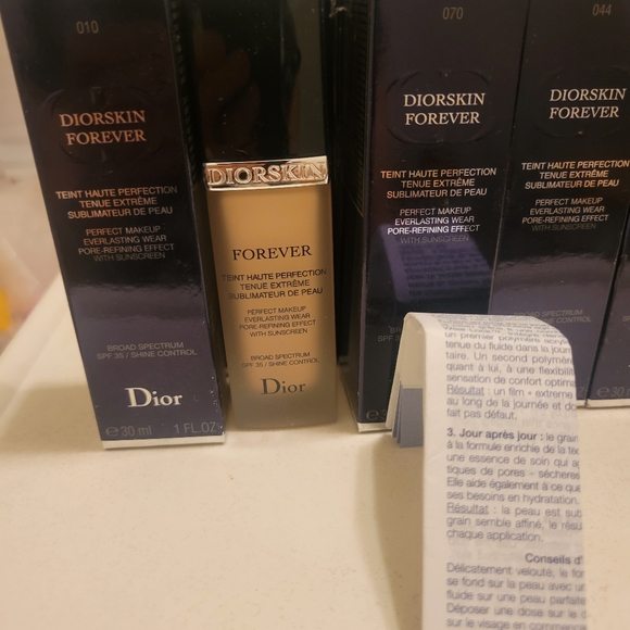 033  Diorskin Forever Teint Haute Perfection Matte Foundation SPF35 30ml… - Picture 3 of 4